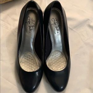 Life Stride Heel Pumps- Soft System Size 9M